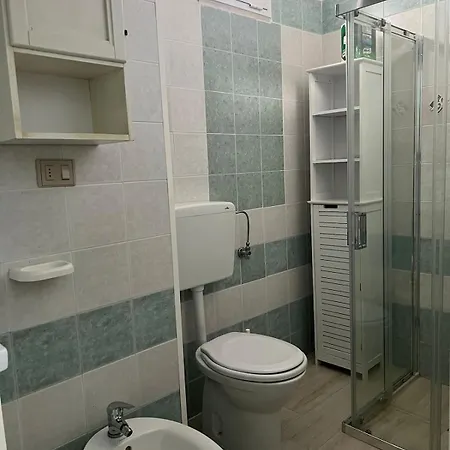 Azzurro E Scogliera Torre San Giovanni Apartmán *