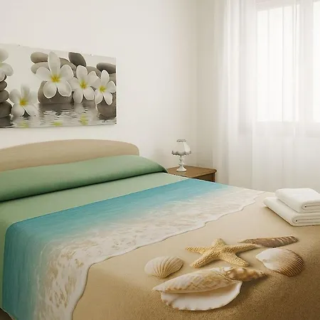 Azzurro E Scogliera Torre San Giovanni דירה