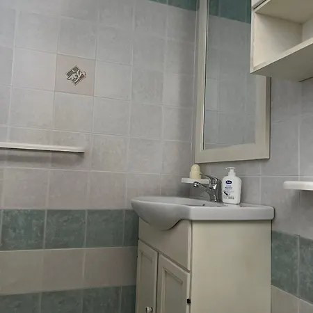 Azzurro E Scogliera Torre San Giovanni