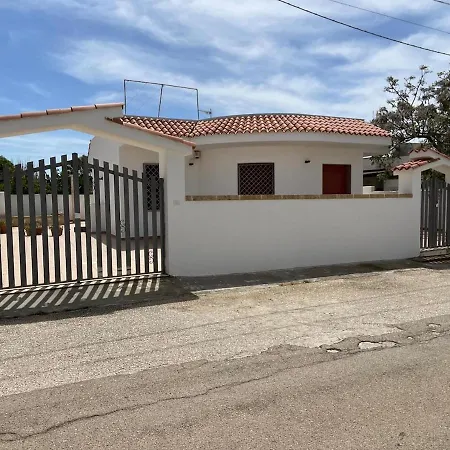 Azzurro E Scogliera Torre San Giovanni Apartmán