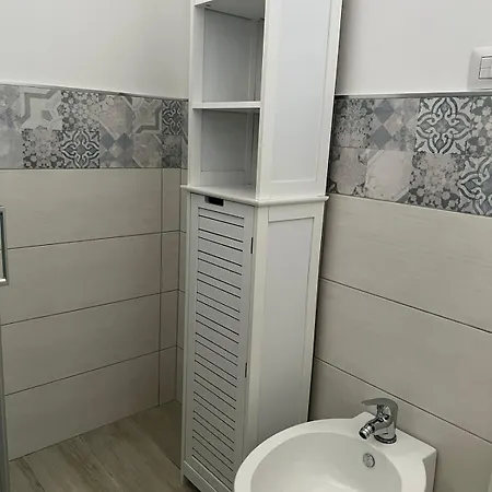 Azzurro E Scogliera Torre San Giovanni * אליסטה